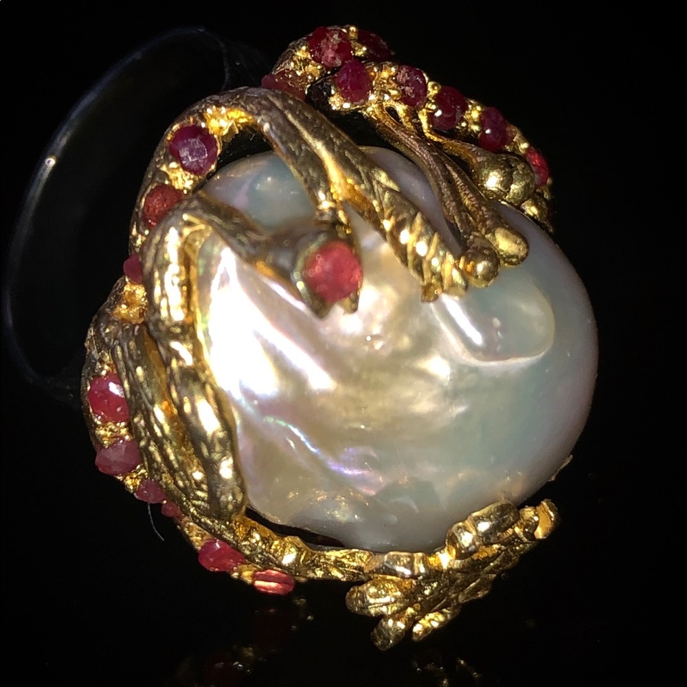 Exquisite Genuine Baroque Pearl And Ruby Ring